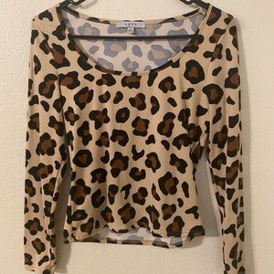 Long sleeve chettah print shirt